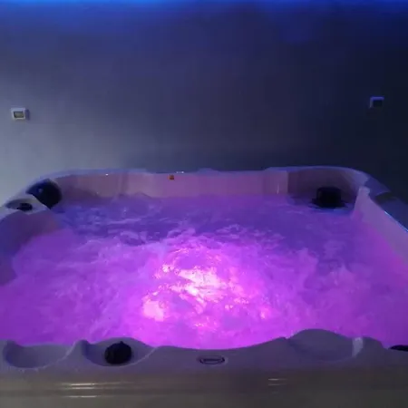 Il Rifugio Dei Pini Con Jacuzzi Villa *